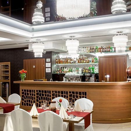 Hotel Miodowy Mlyn Опатув Екстер'єр фото