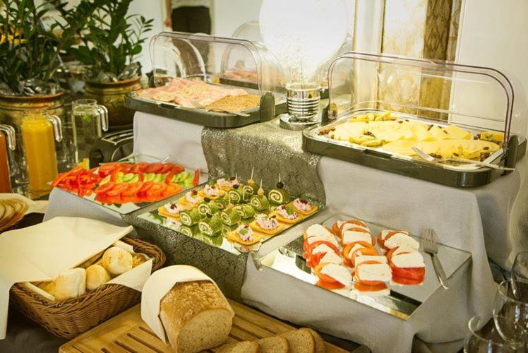 Hotel Miodowy Mlyn Опатув Екстер'єр фото