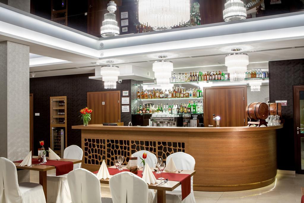 Hotel Miodowy Mlyn Опатув Екстер'єр фото